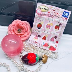 GATCHA HELLO KITTY STRAWBERRY CHOCOLATE CELL PHONE CHARM
